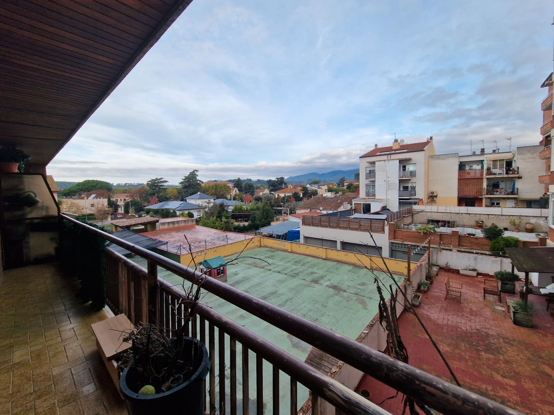 Vista exterior de Pis en venda en Cardedeu amb Calefacció, Parquet i Balcó