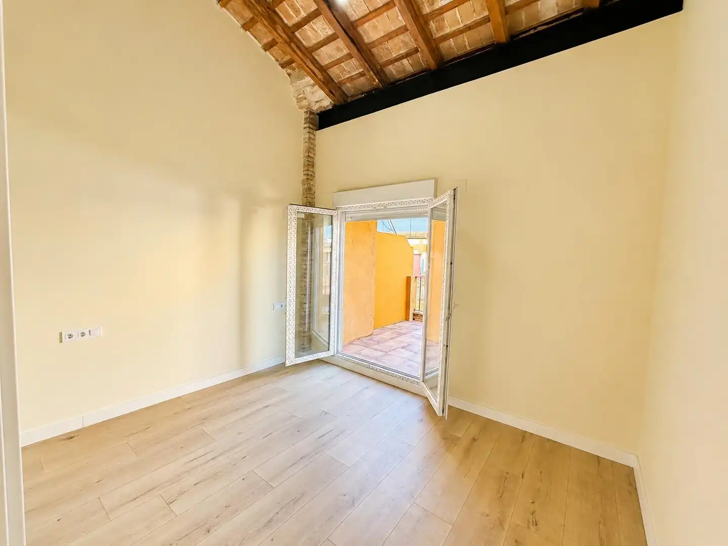 Habitación de Ático en venta en Valencia con Aire acondicionado, Calefacción y Parquet