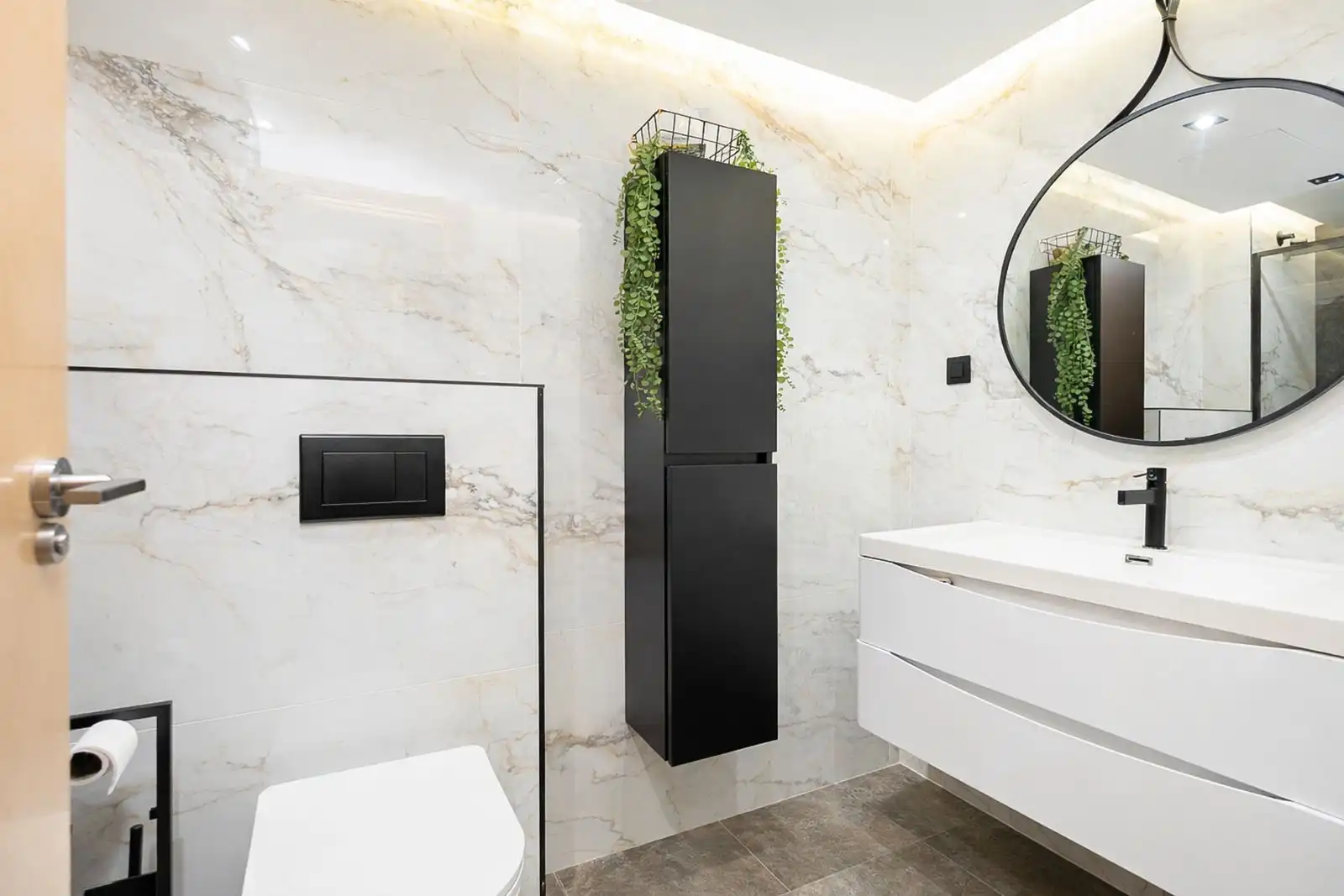 Bathroom of Houses for sale in Castelldefels  with Air Conditioner, Heating and Parquet flooring