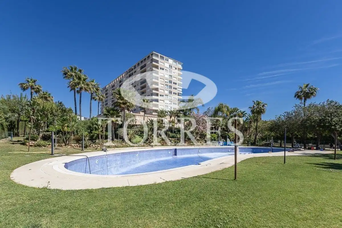 Vista exterior de Pis en venda en Benalmádena amb Aire condicionat, Terrassa i Traster