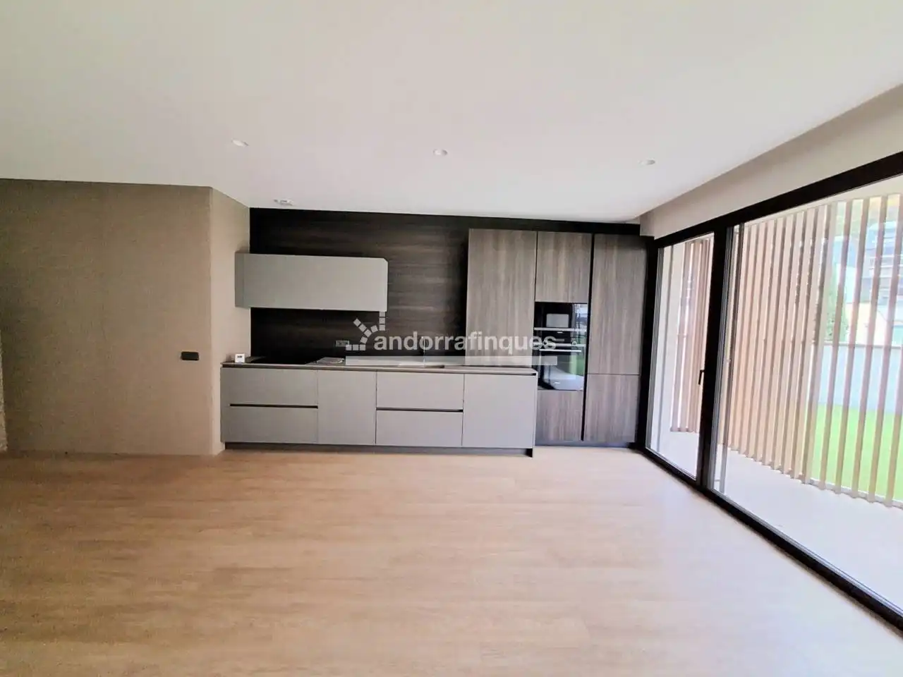 Flat with garden to rent in Calle Avinguda tarragona, imagen 3