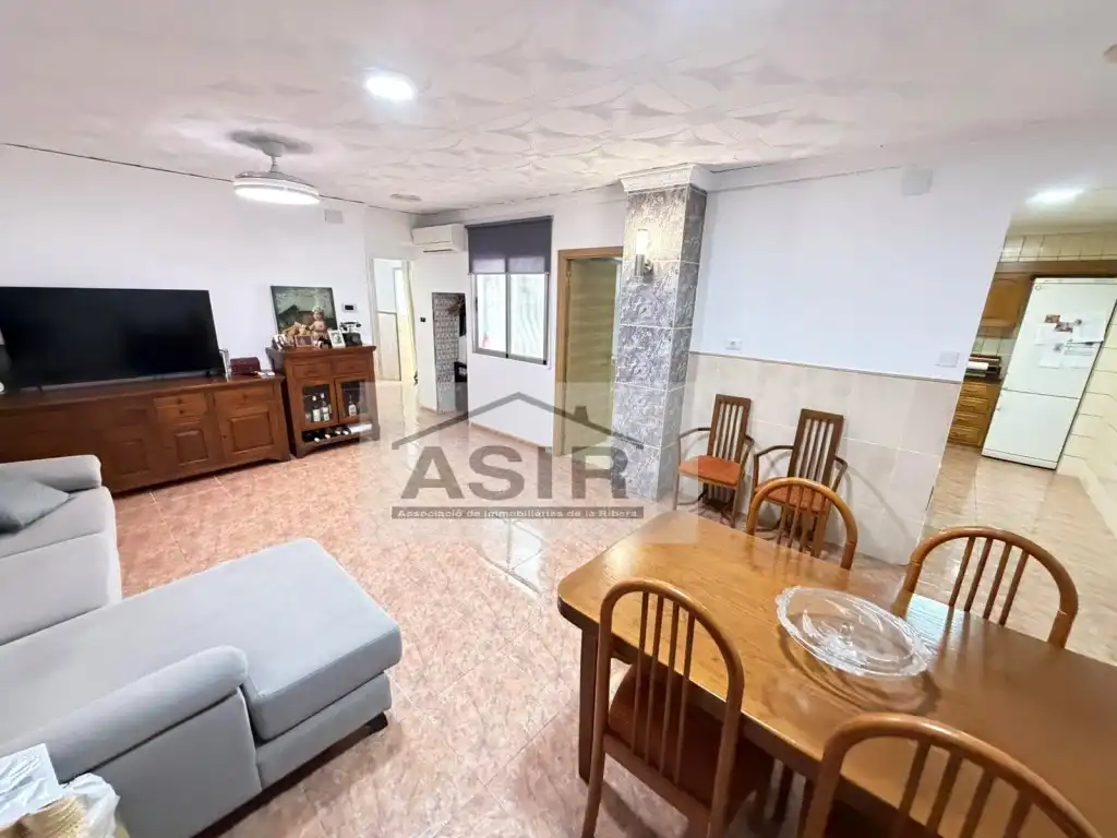Sala d'estar de Casa o xalet de lloguer en Alzira amb Aire condicionat i Terrassa