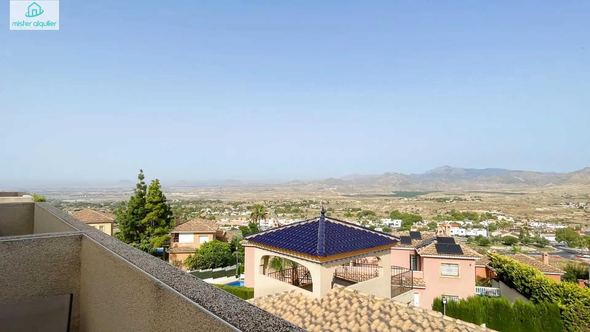 Vista exterior de Casa o xalet de lloguer en Busot amb Aire condicionat, Calefacció i Jardí privat
