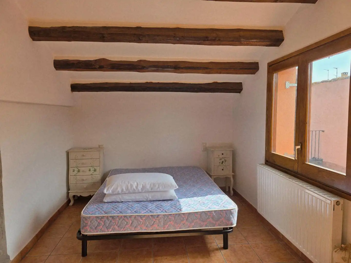 Habitación de Casa adosada en venta en Darnius con Calefacción, Terraza y Trastero