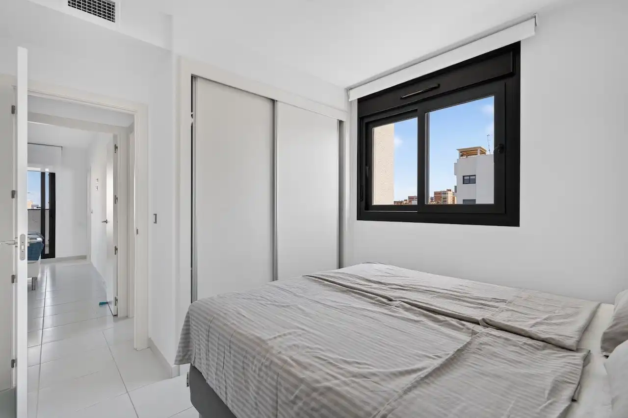 Habitación de Ático en venta en Elche / Elx con Aire acondicionado, Calefacción y Jardín privado