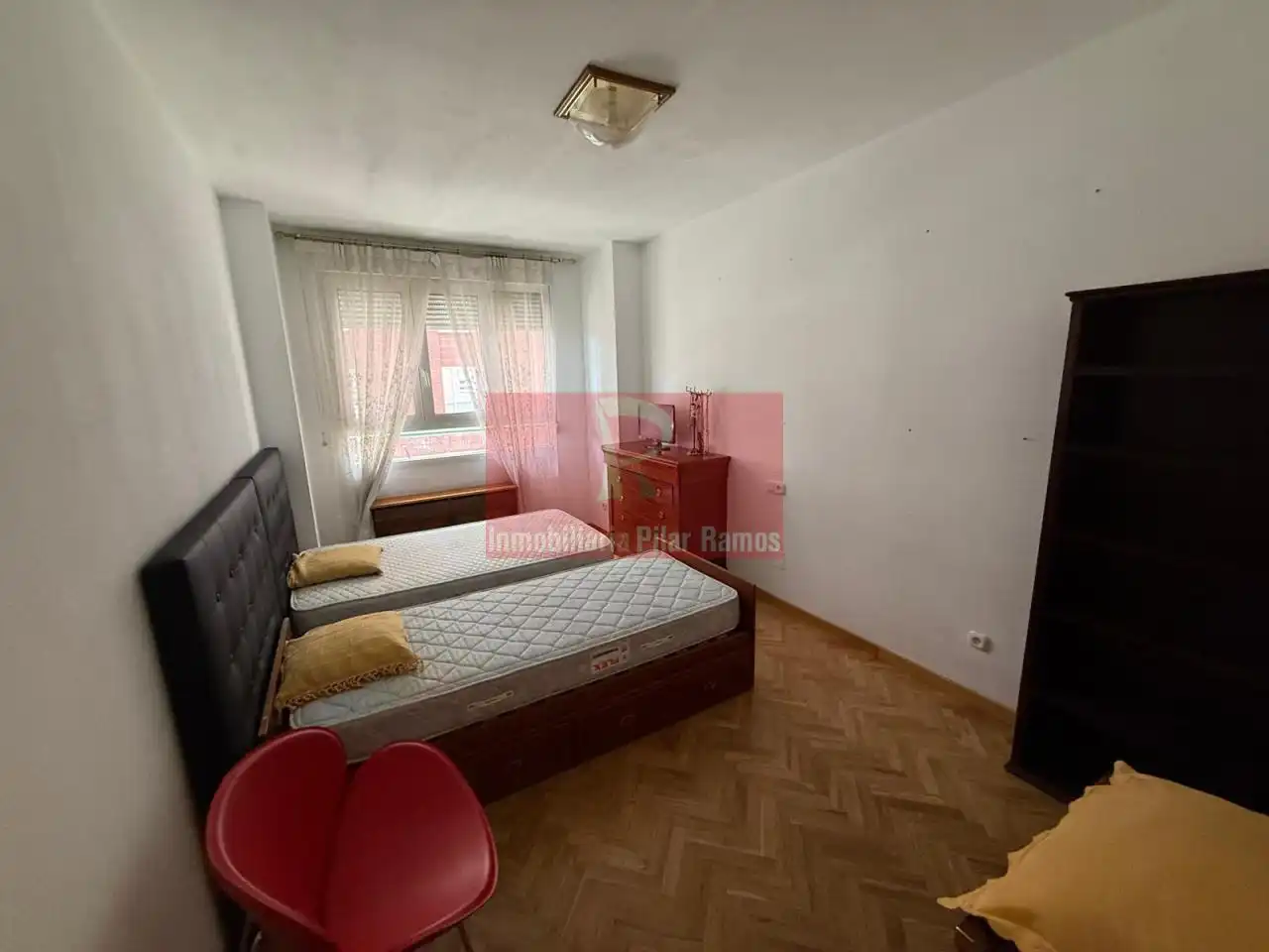 Habitación de Piso en venta en León Capital  con Calefacción, Parquet y Terraza