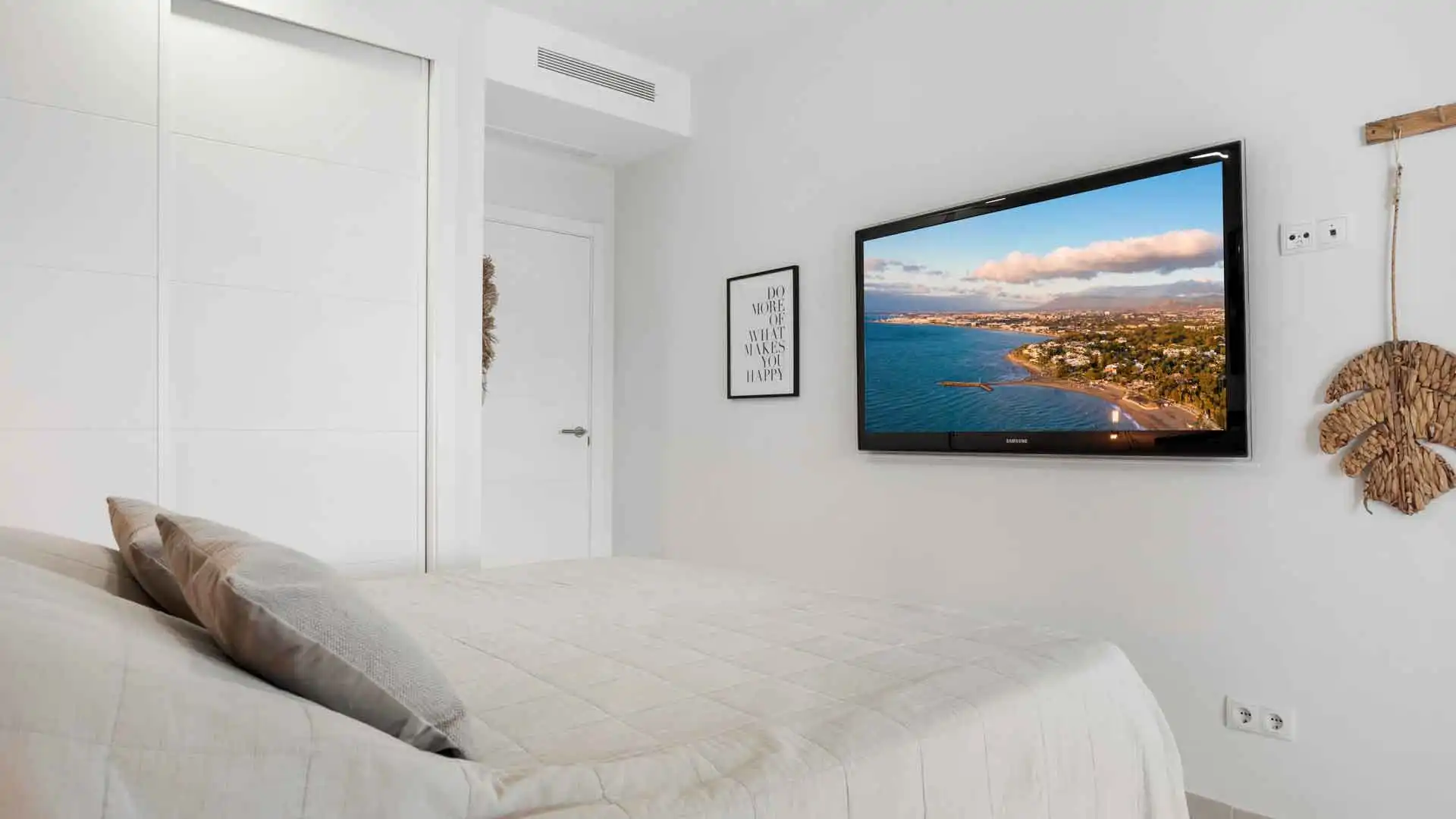 Habitación de Apartamento en venta en Estepona con Aire acondicionado, Jardín privado y Terraza