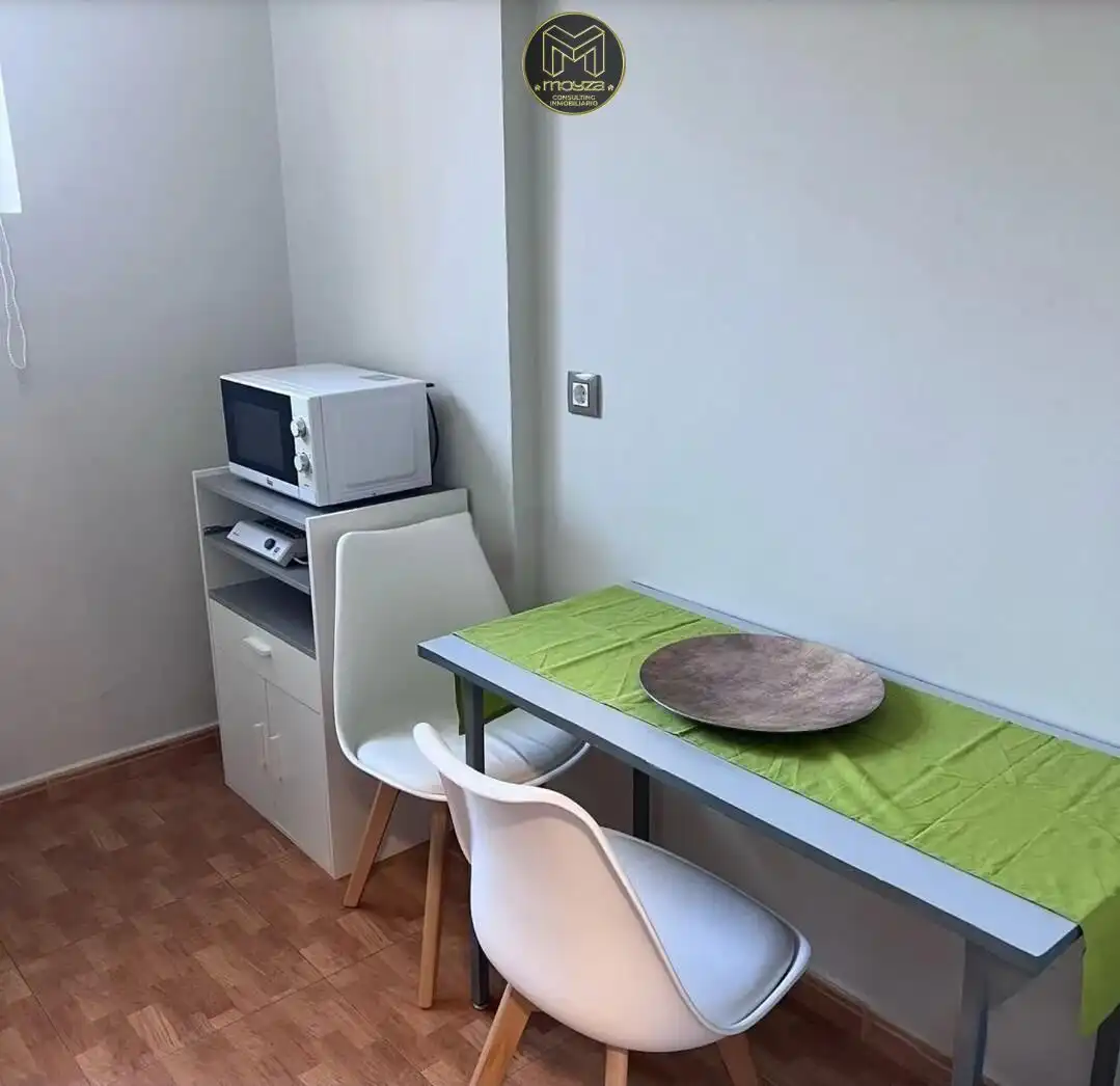 Menjador de Apartament en venda en Jaén amb Parquet i Balcó
