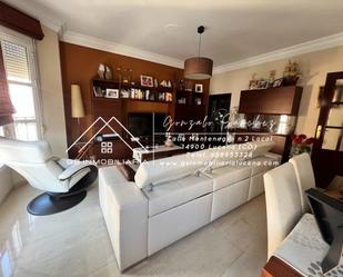 Sala d'estar de Dúplex en venda en Lucena amb Aire condicionat