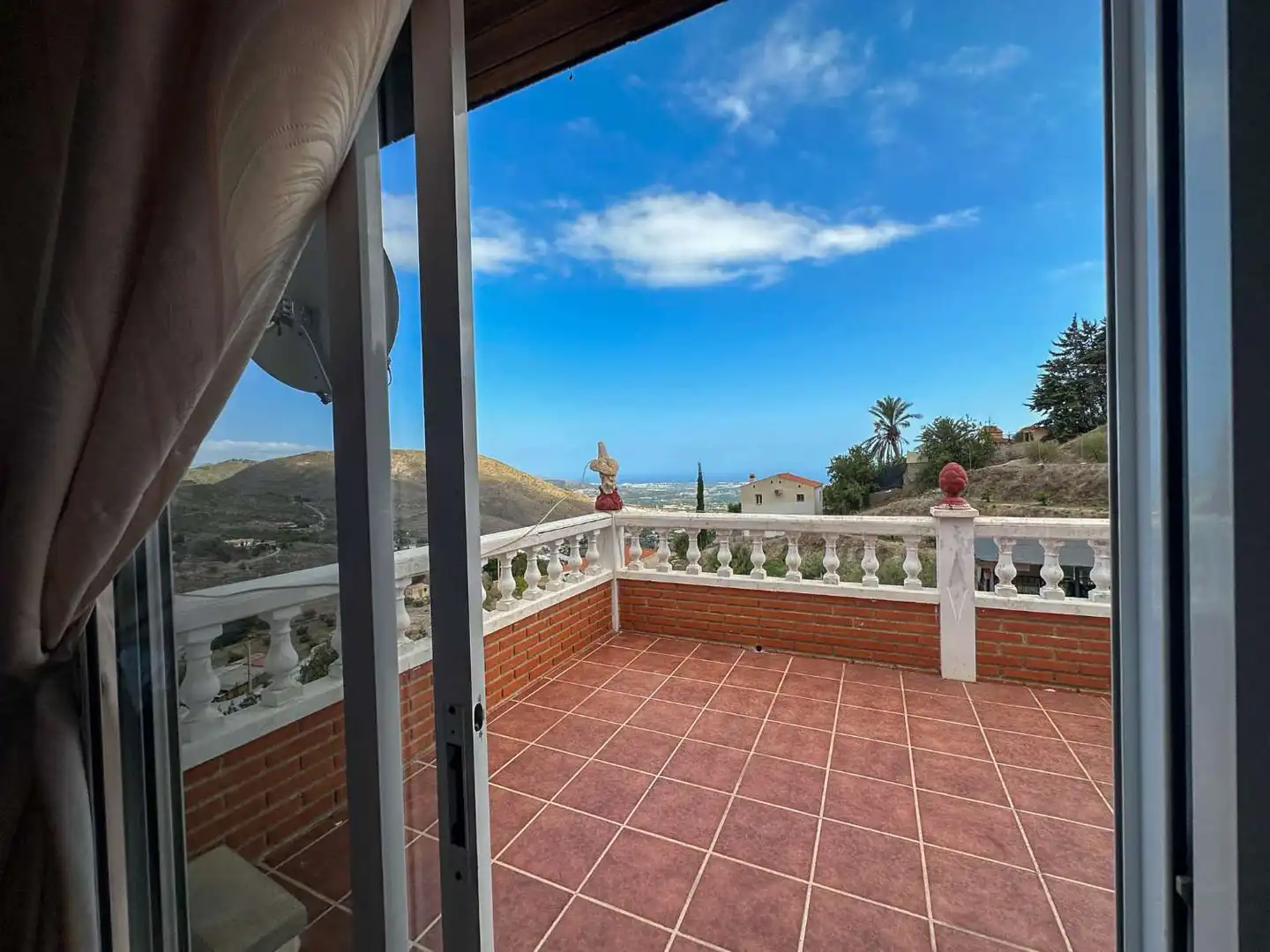 Vista exterior de Casa o chalet en venta en Molvízar con Terraza y Piscina