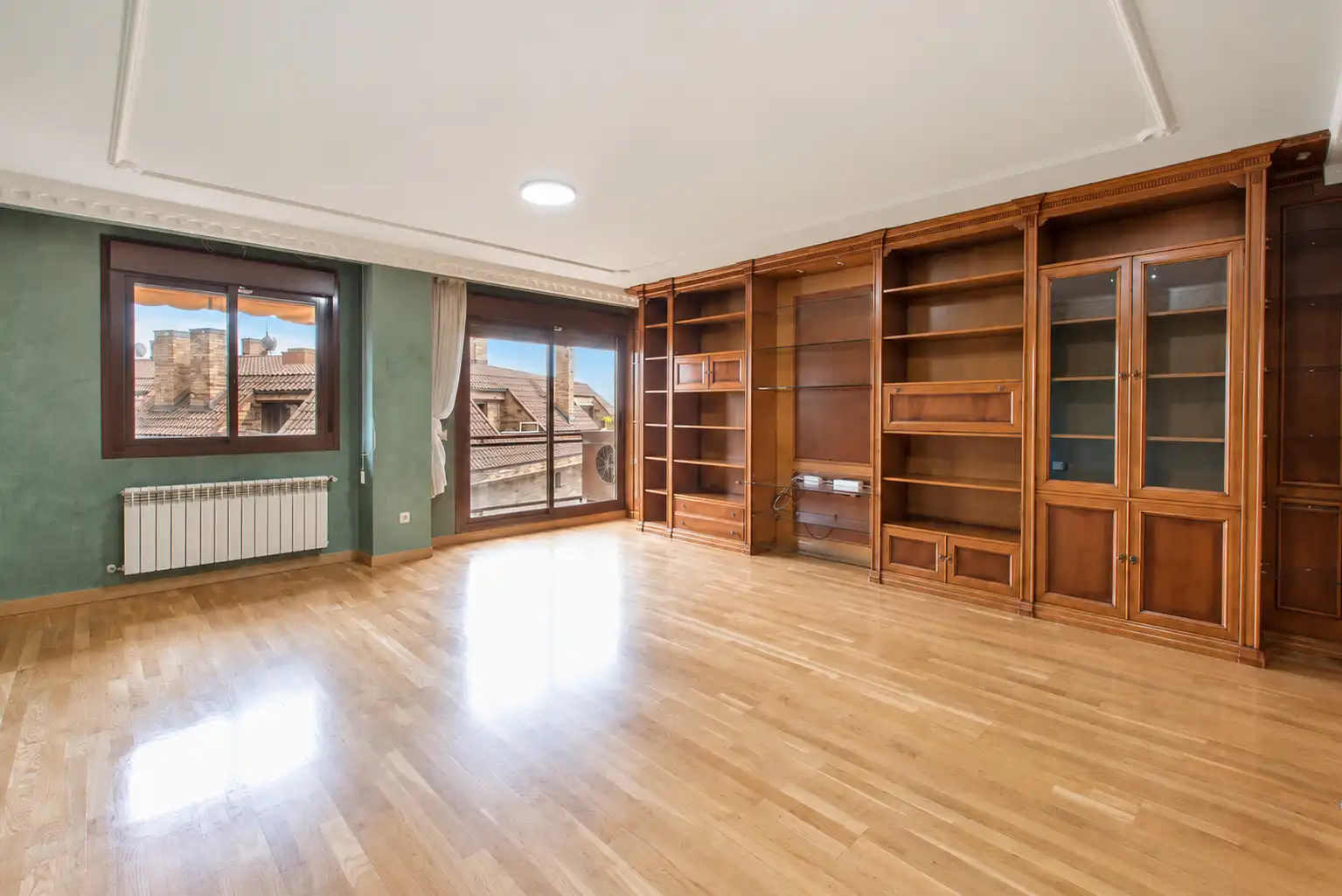 Sala de estar de Ático en venta en Pozuelo de Alarcón con Aire acondicionado, Calefacción y Jardín privado