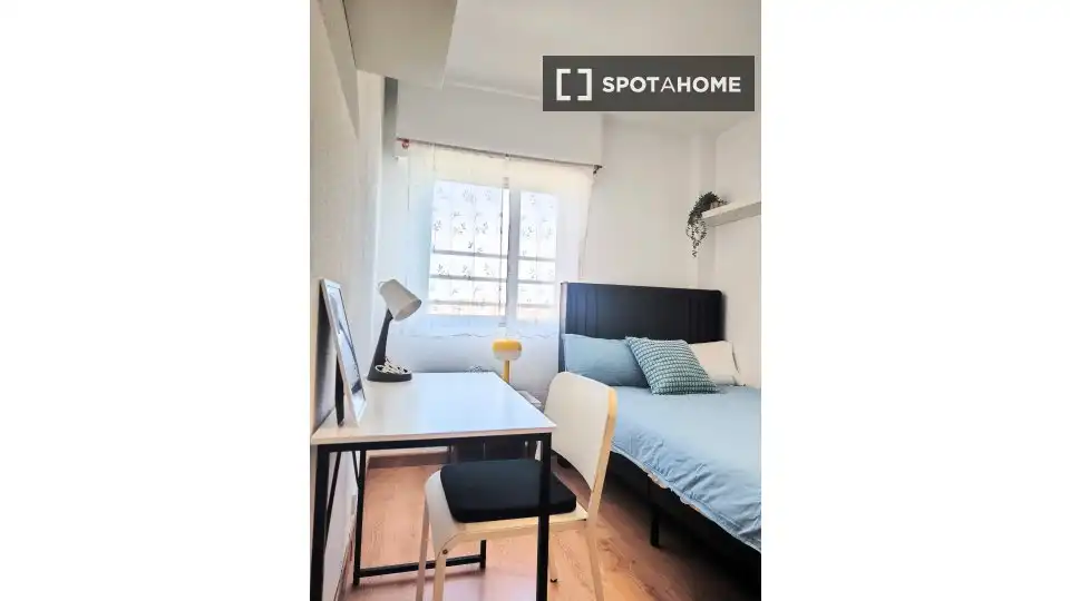 Schlafzimmer von Wohnung zur untervermieten in Madrid mit Klimaanlage, Heizung und Terrasse
