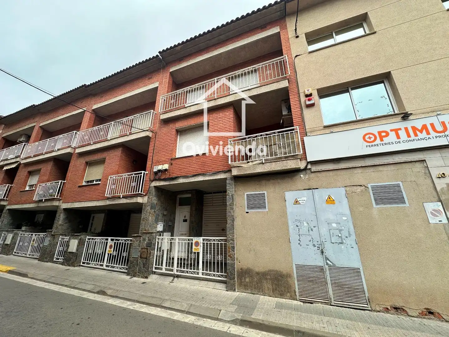 Vista exterior de Casa adosada en venta en Santa Perpètua de Mogoda con Trastero