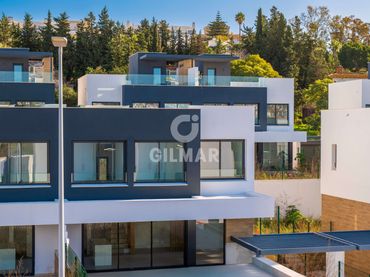 Casa aparellada amb piscina en venda a Benamara - Atalaya