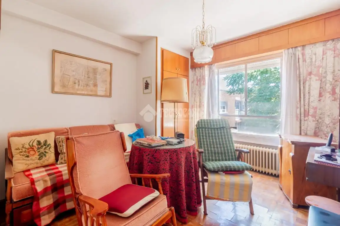 Habitación de Piso en venta en Madrid con Calefacción, Parquet y Terraza