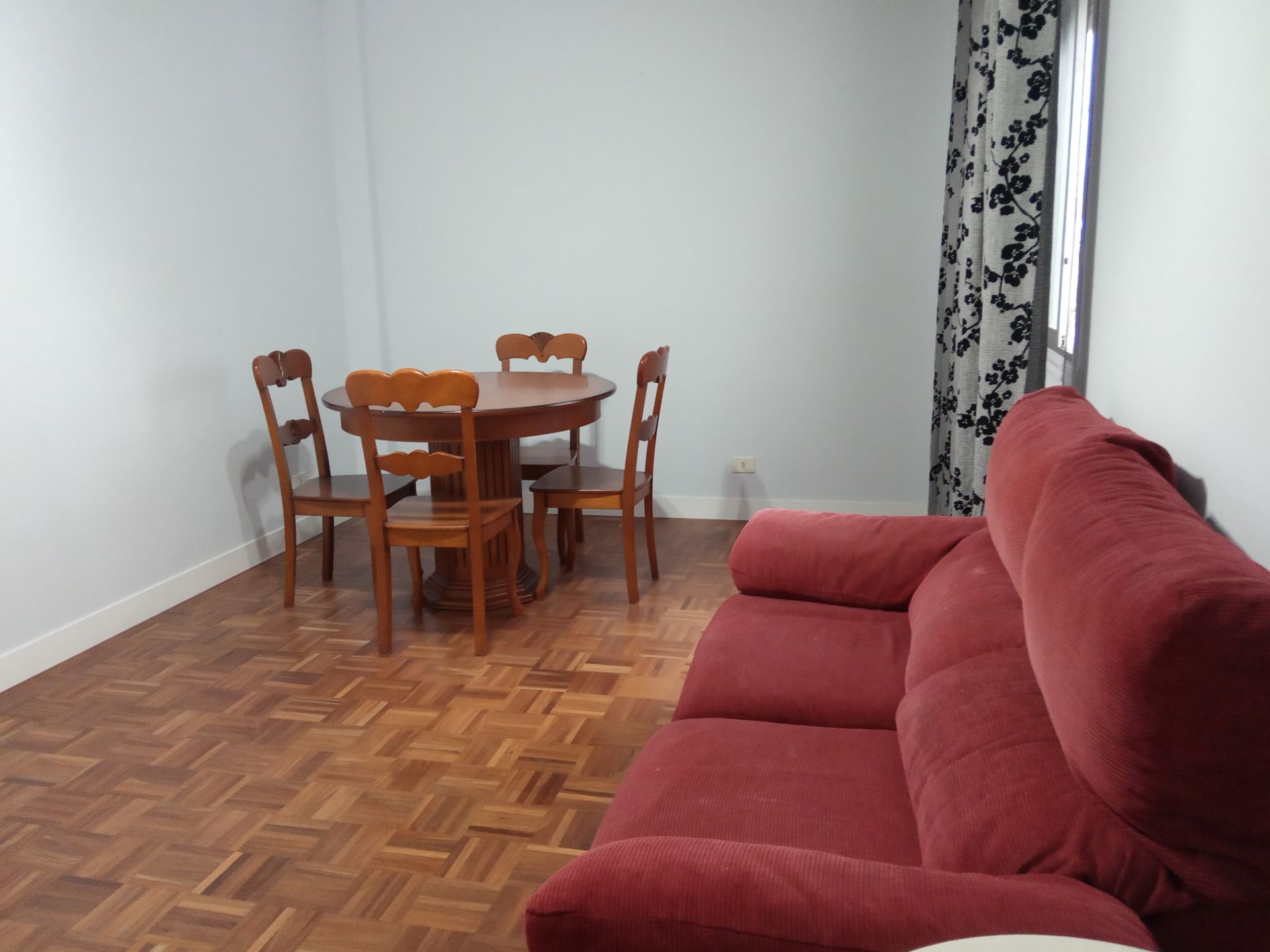 Piso de alquiler en Rúa Florentino Cuevillas, Centro