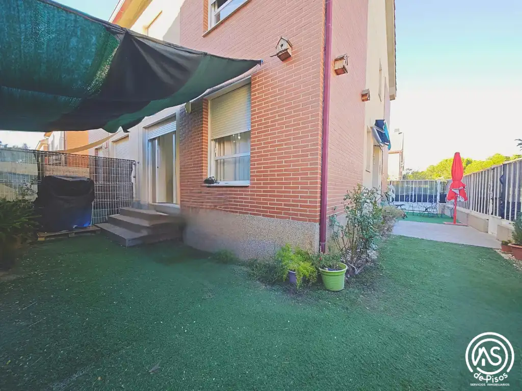 Casa aparellada amb jardí en venda a Calle Don Quijote de la Mancha 19, imagen 51