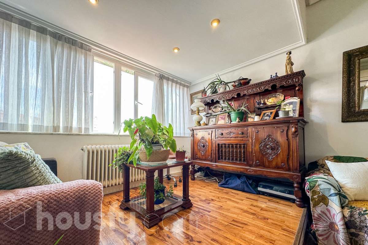 Living room of Flat for sale in  Madrid Capital  with Air Conditioner and Heating