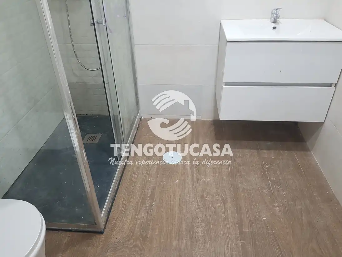 Bany de Pis de lloguer en Madrid amb Calefacció, Forn i Rentadora