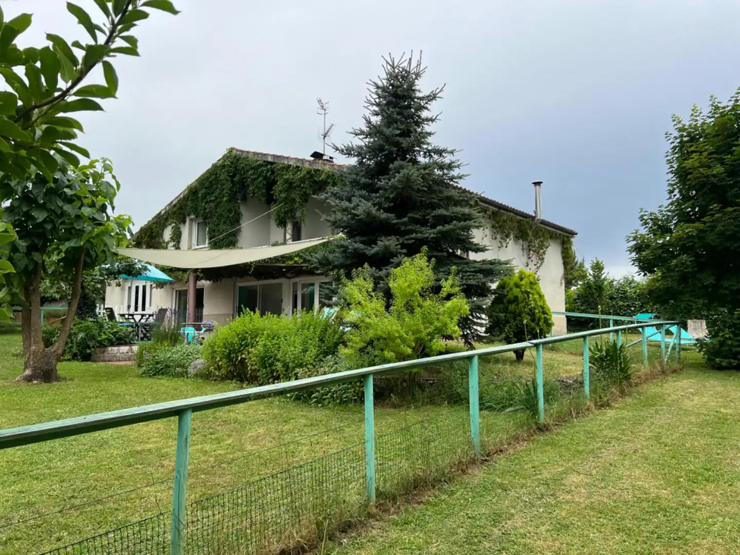 Vista exterior de Casa o xalet en venda en Celanova amb Calefacció, Jardí privat i Terrassa