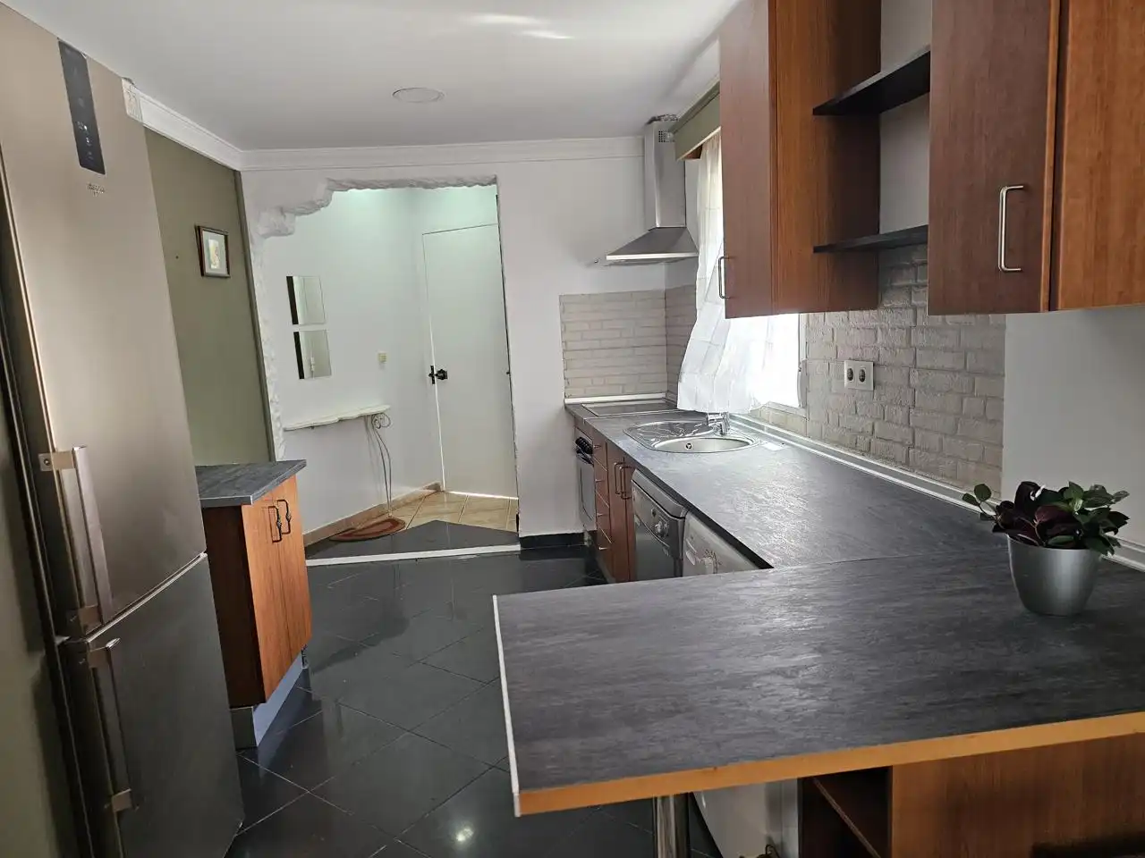 Ground floor for rent in Calle Volga, El Rocío - La Milagrosa