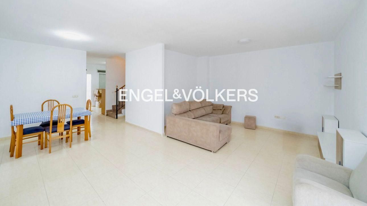 Sala d'estar de Casa o xalet en venda en Illescas amb Calefacció, Jardí privat i Terrassa