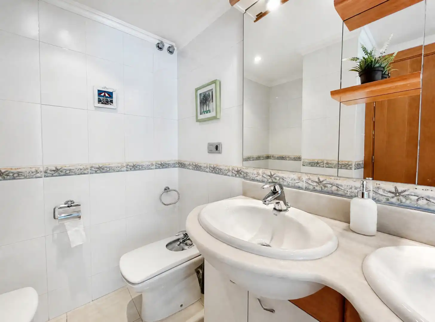 Bathroom of Flat for sale in Roses  with Air Conditioner, Heating and Terrace