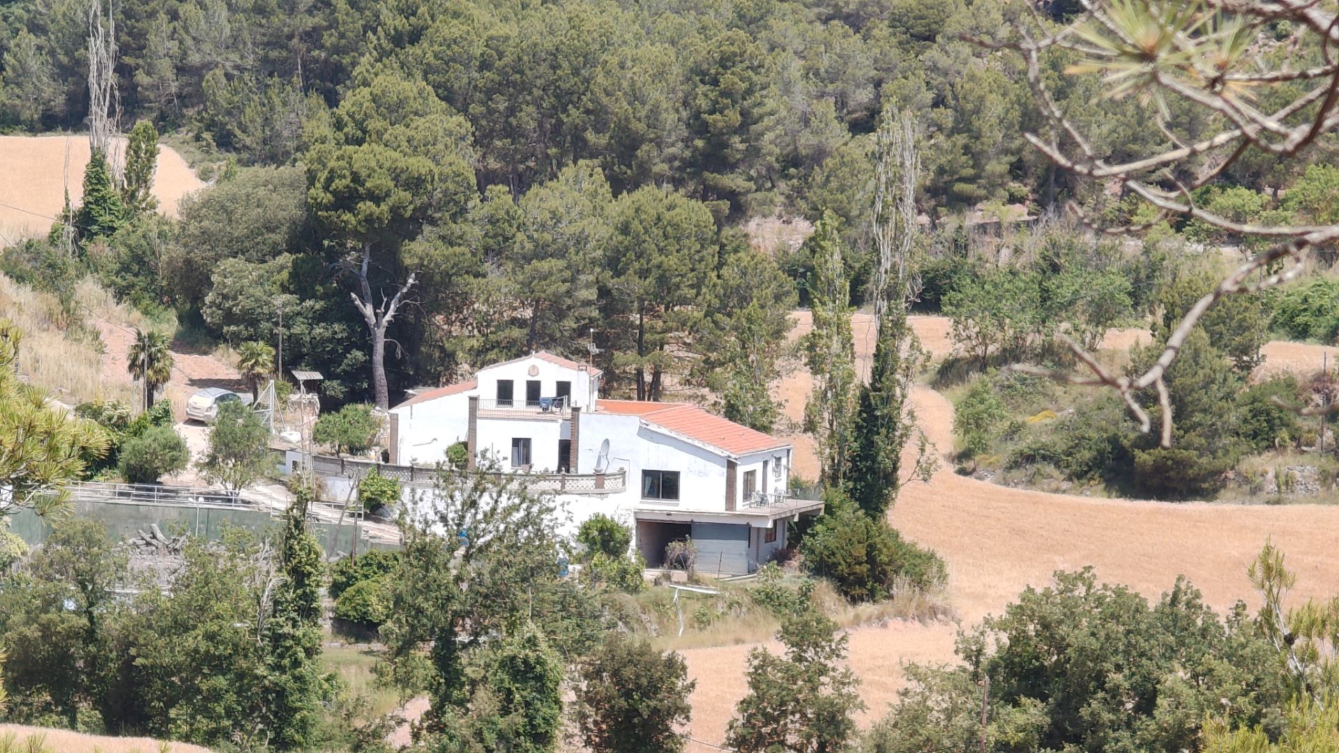 Vista exterior de Finca rústica en venda en Castellfollit del Boix amb Jardí privat, Terrassa i Piscina