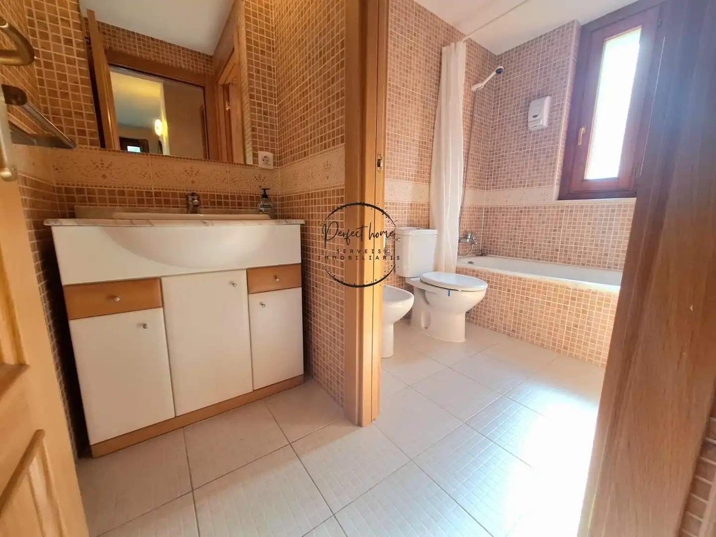 Baño de Piso en venta en Canillo con Calefacción, Trastero y Amueblado