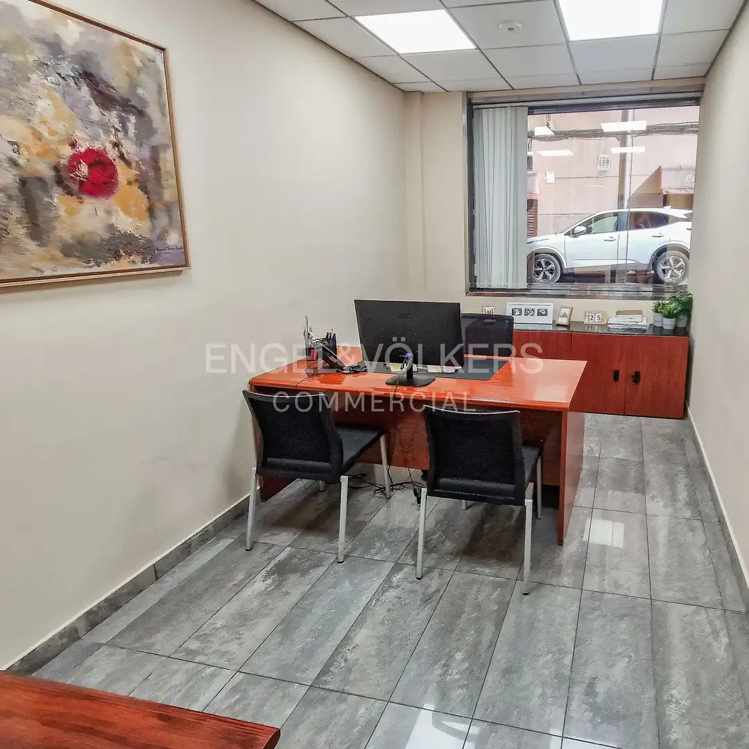 Local comercial en alquiler en Centre - Estació, imagen 8