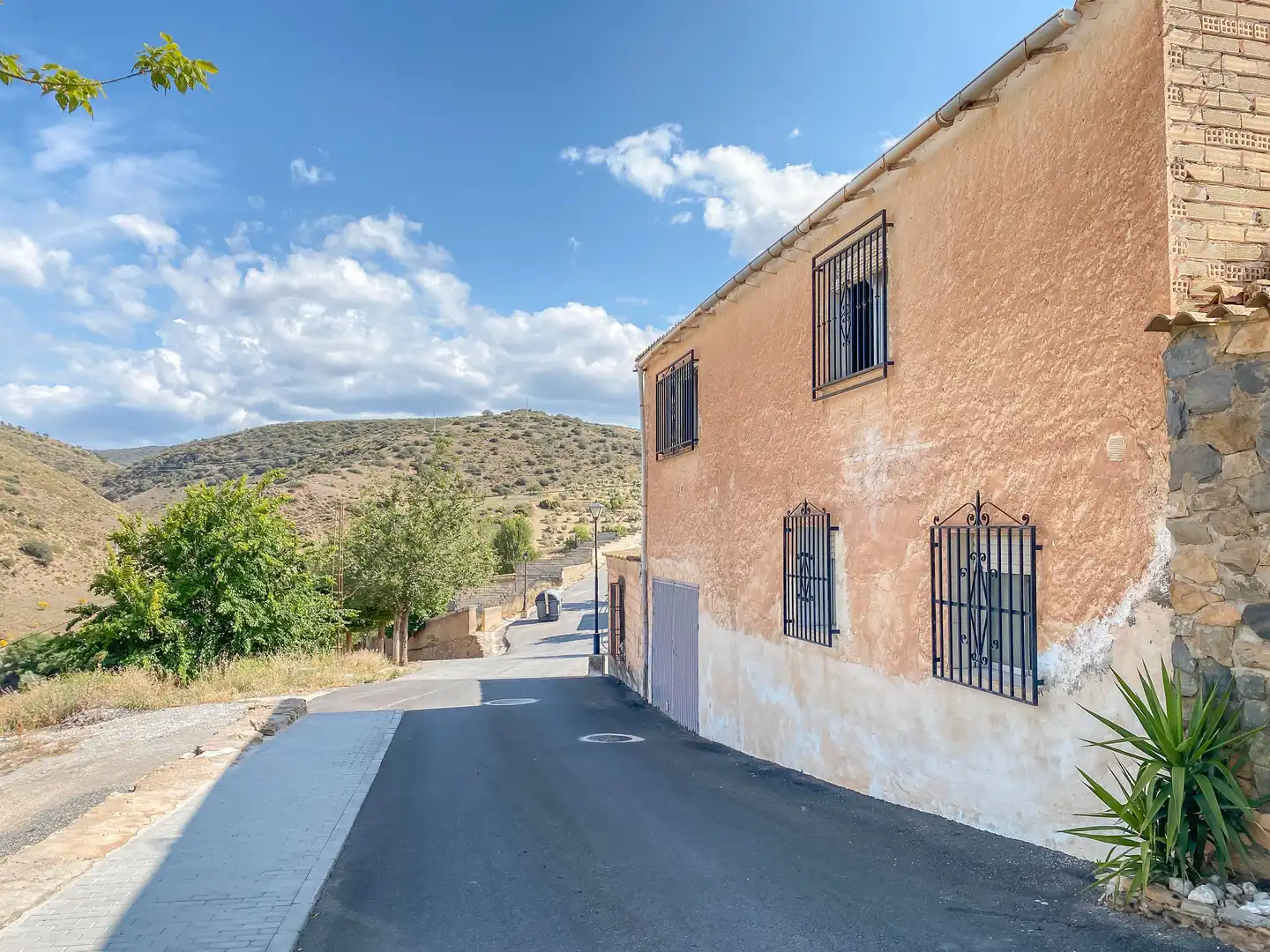 Vista exterior de Finca rústica en venta en Agrón con Calefacción, Terraza y Trastero