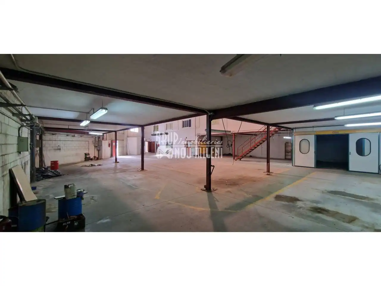 Industrial building for sale in Avenida Espioca
