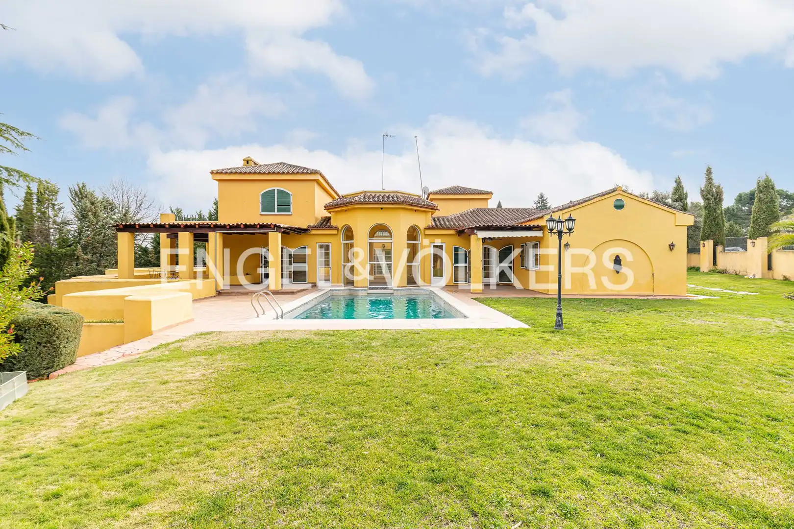 Casa amb terrassa en venda a Ciudalcampo