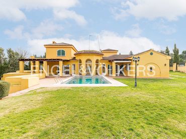 House with balcony for sale in Ciudalcampo