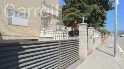 Vista exterior de Casa o chalet en venta en Llinars del Vallès
