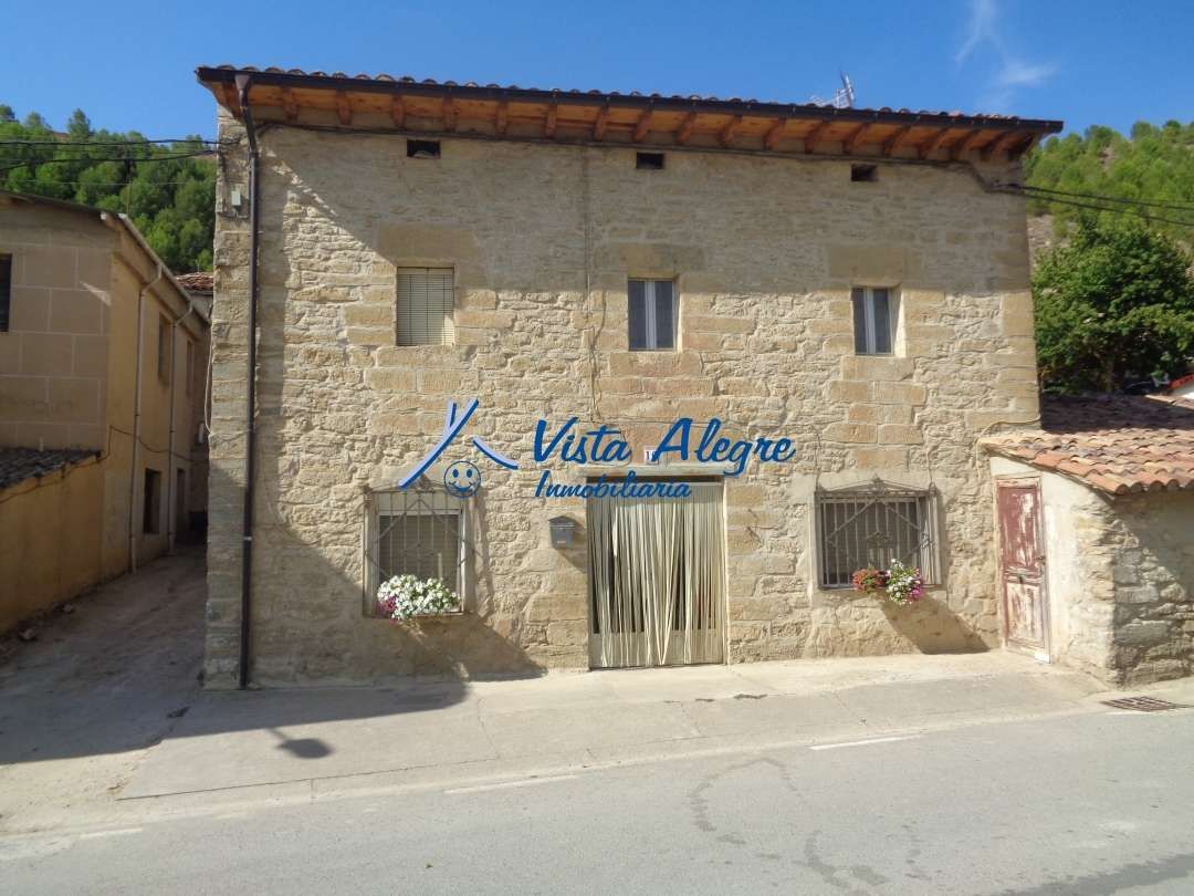 Vista exterior de Casa o xalet en venda en San Millán de Yécora amb Calefacció i Moblat
