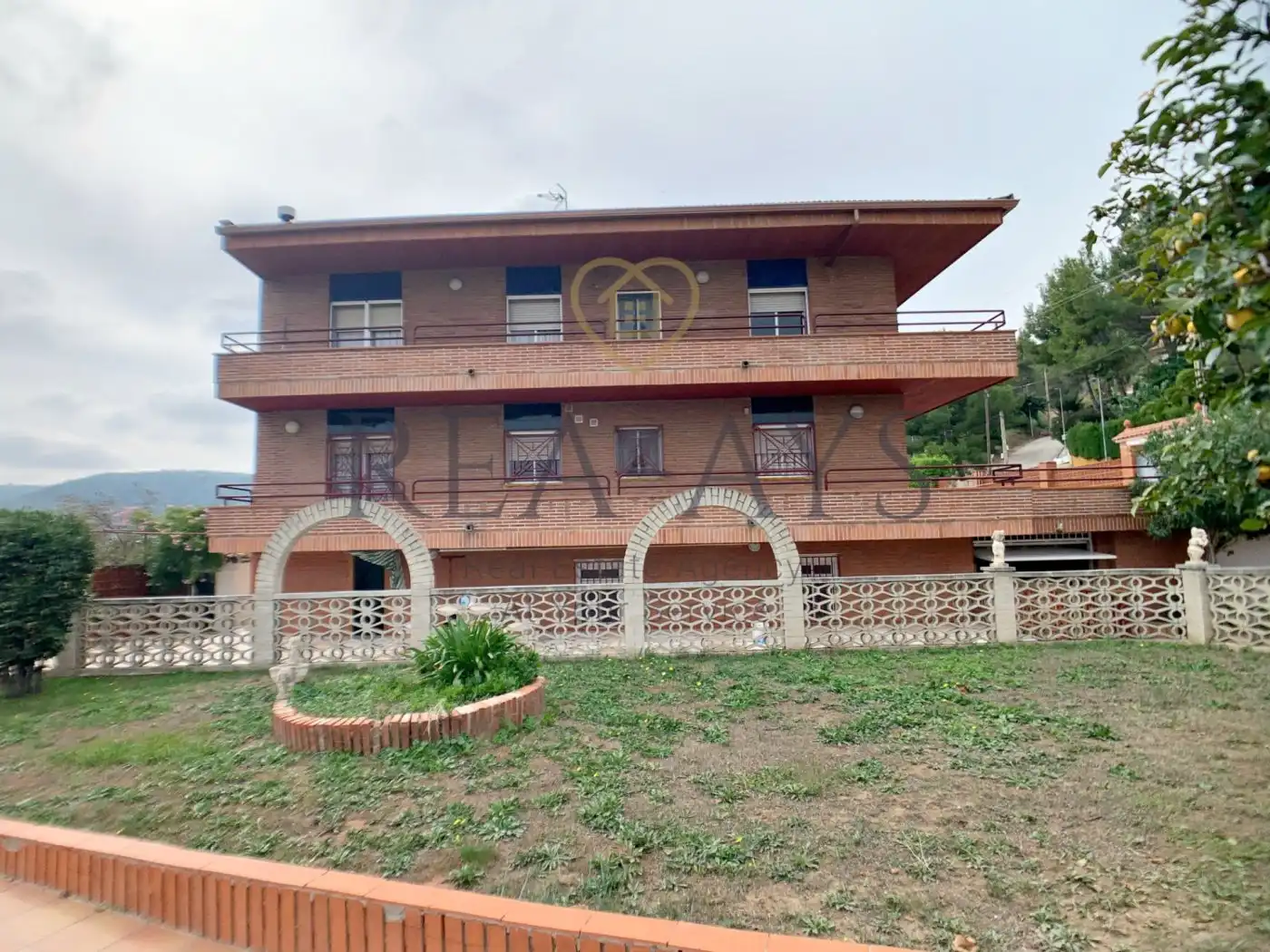 Vista exterior de Casa o chalet en venta en Vallirana con Jardín privado, Terraza y Trastero