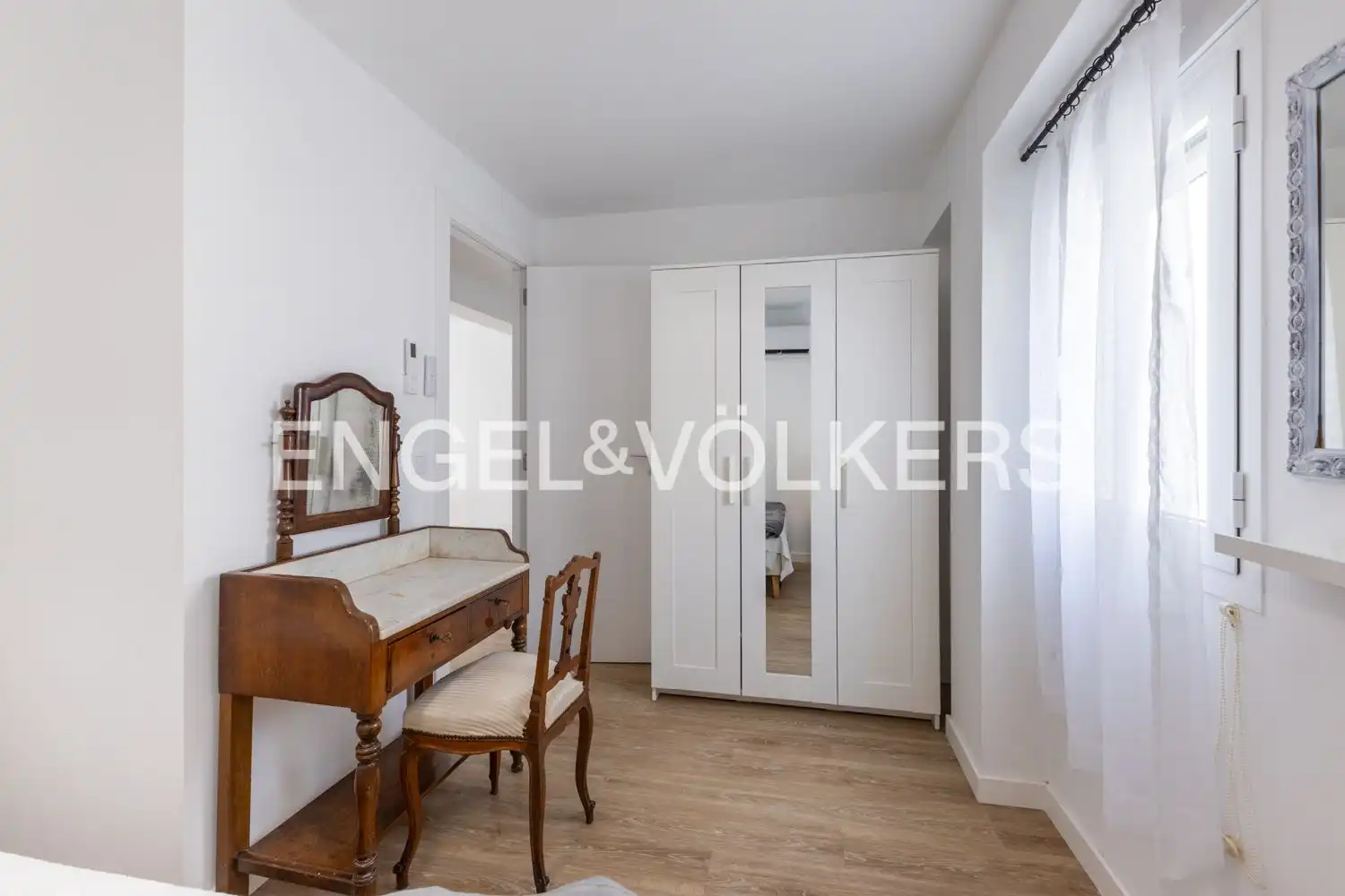 Schlafzimmer von Wohnung zur Miete in Valencia mit Klimaanlage, Heizung und Möbliert