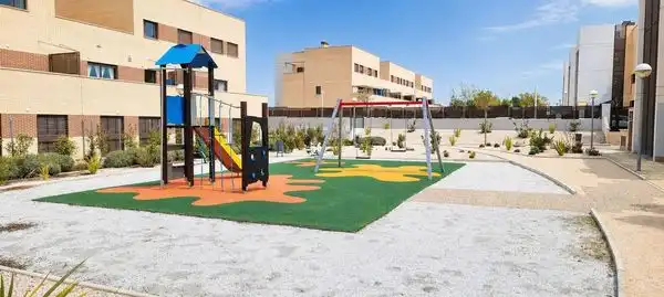 Jardín de Piso de alquiler en Madrid con Terraza, Trastero y Se aceptan mascotas