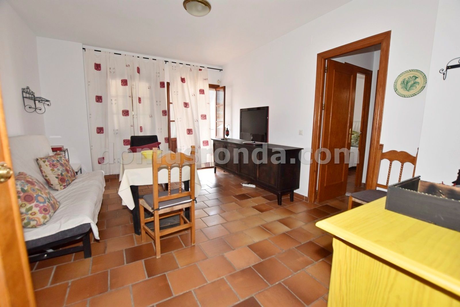 Wohnzimmer von Wohnungen miete in Ronda mit Terrasse und Möbliert