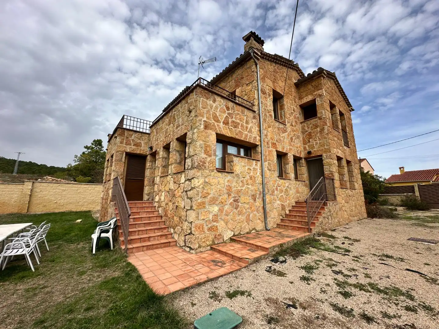 Vista exterior de Casa o chalet en venta en Villalba de la Sierra con Aire acondicionado, Calefacción y Terraza