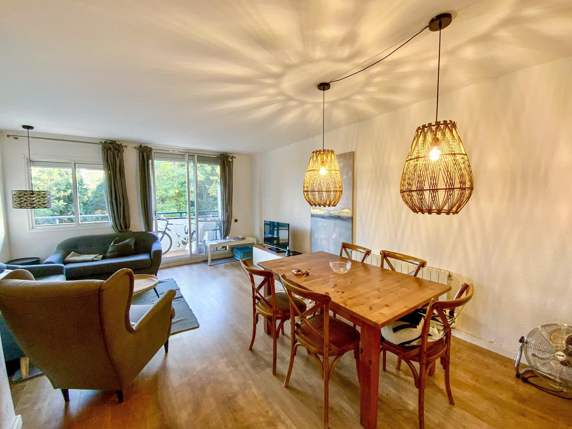 Menjador de Pis de lloguer en El Masnou amb Calefacció, Parquet i Terrassa