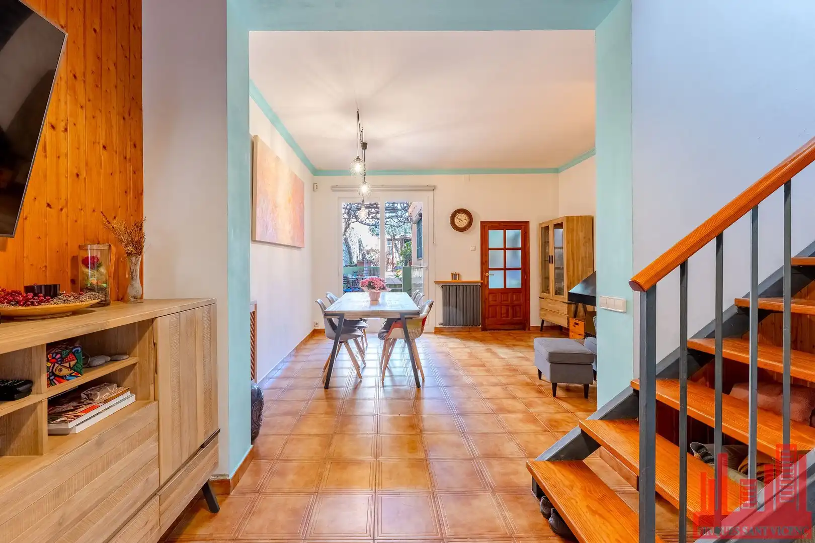 Comedor de Casa o chalet en venta en Sant Vicenç Dels Horts con Aire acondicionado, Calefacción y Jardín privado