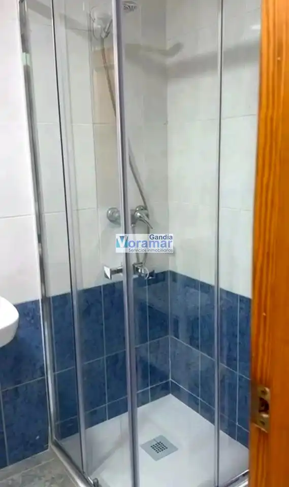 Bany de Apartament en venda en Gandia amb Aire condicionat, Jardí privat i Terrassa