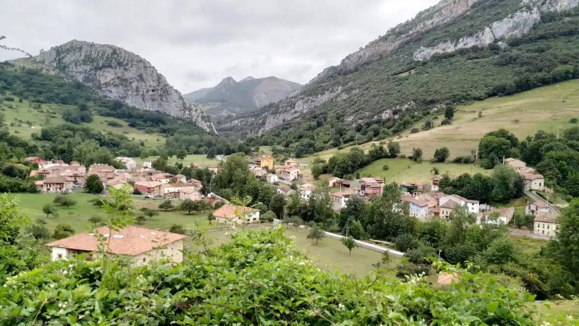 Vista exterior de Finca rústica en venta en Cabrales con Calefacción, Amueblado y Horno