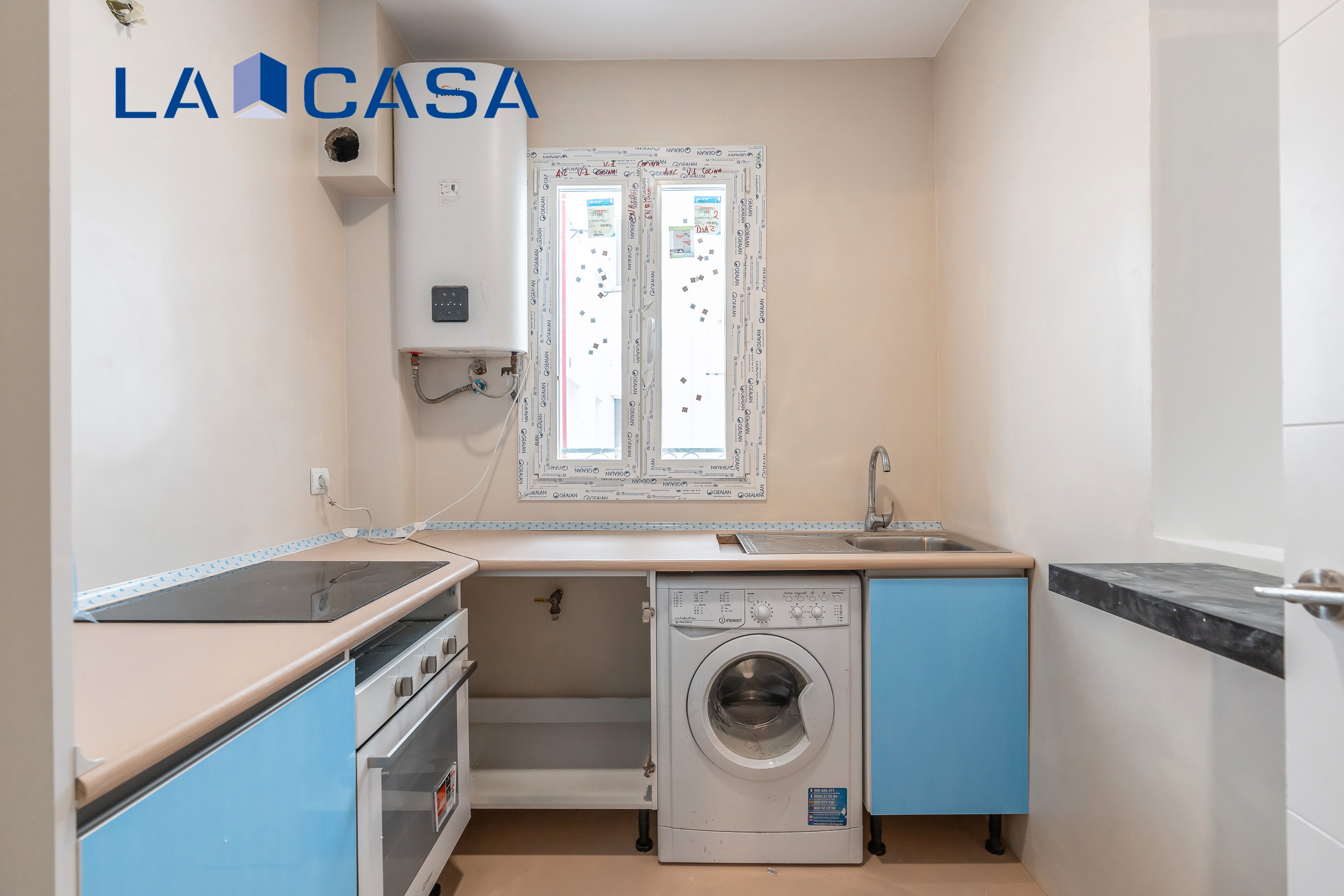 Kitchen of Flat for sale in  Madrid Capital