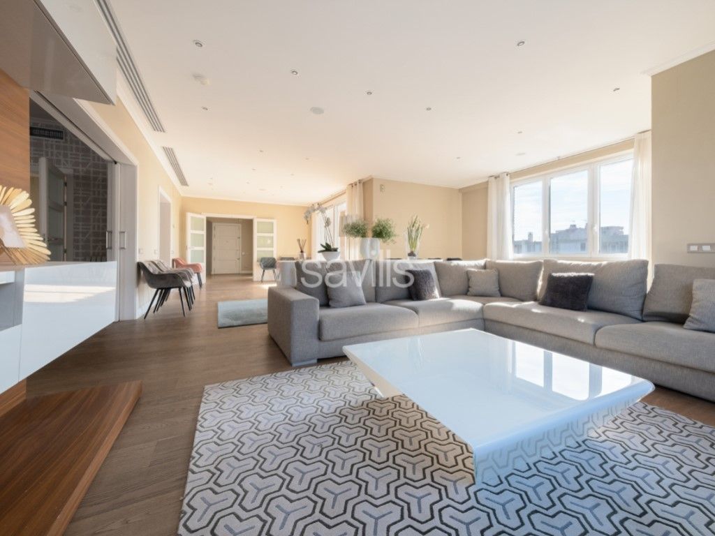 Living room of Apartment for sale in  Barcelona Capital  with Private garden, Terrace and Swimming Pool