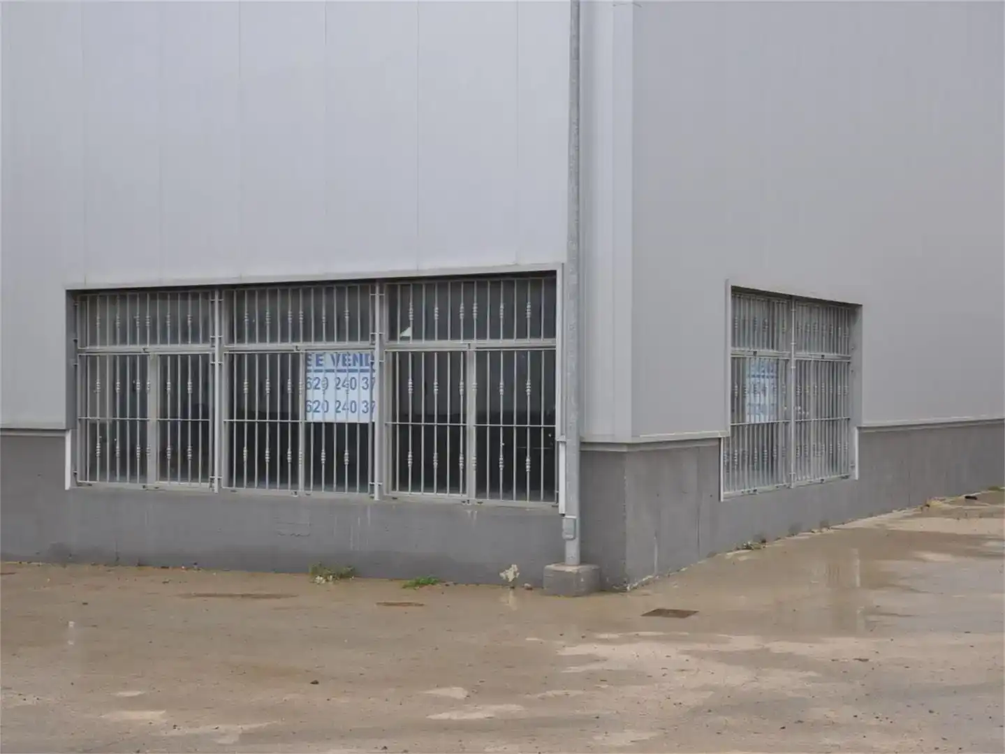 Vista exterior de Nau industrial en venda en Briones
