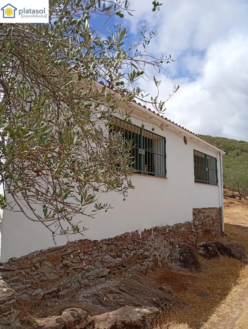 Casa rústica amb piscina en venda a Camino 21210, imagen 4