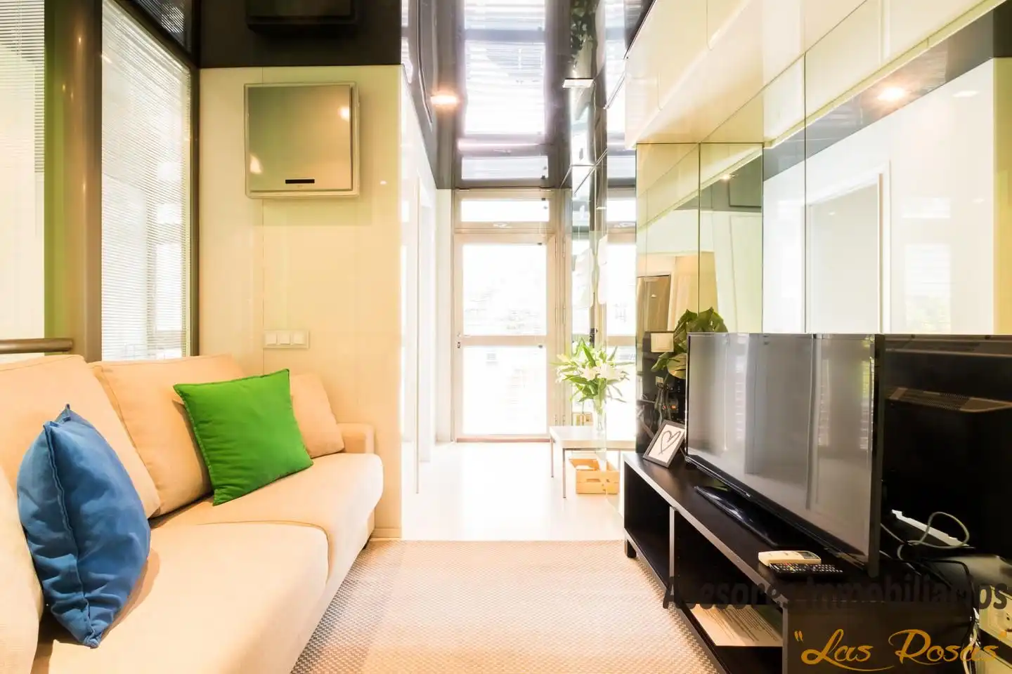 Living room of Ground floor for sale in Madrid  with Air Conditioner and Heating